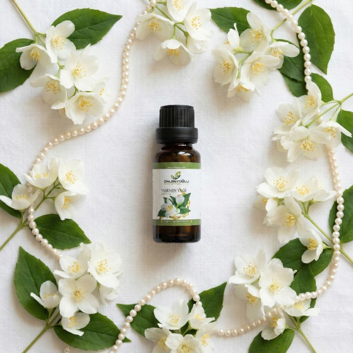 Kozanature %100 doğal ve saf yasemin yağı 20ml cam şişe görünümü